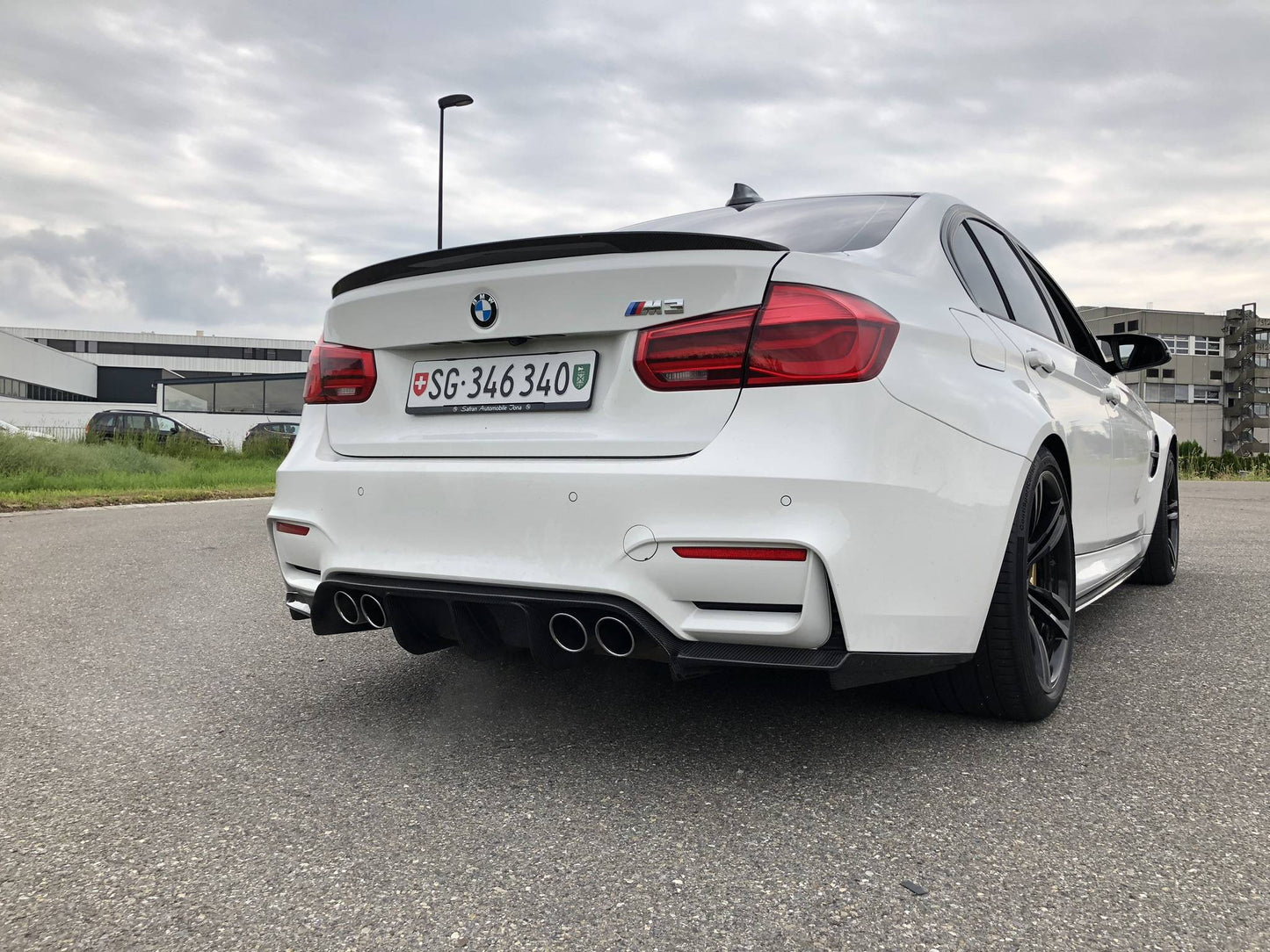 Carbon - BMW M3/4 F80/82/83 V-Style Diffusor