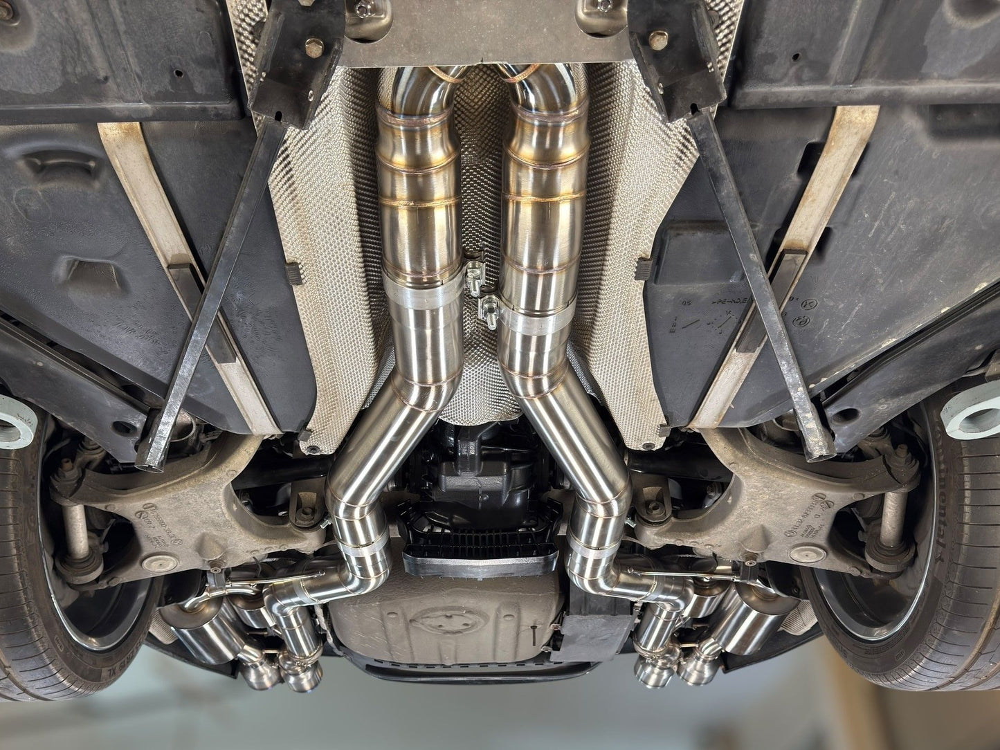 VORBESTELLUNG! Hurricane 3,5" Abgasanlage für BMW M6 E63