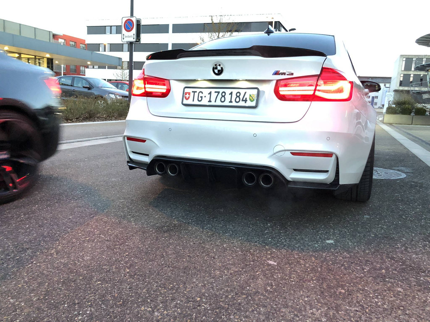 Carbon - BMW M3 F80 V-Style Spoiler