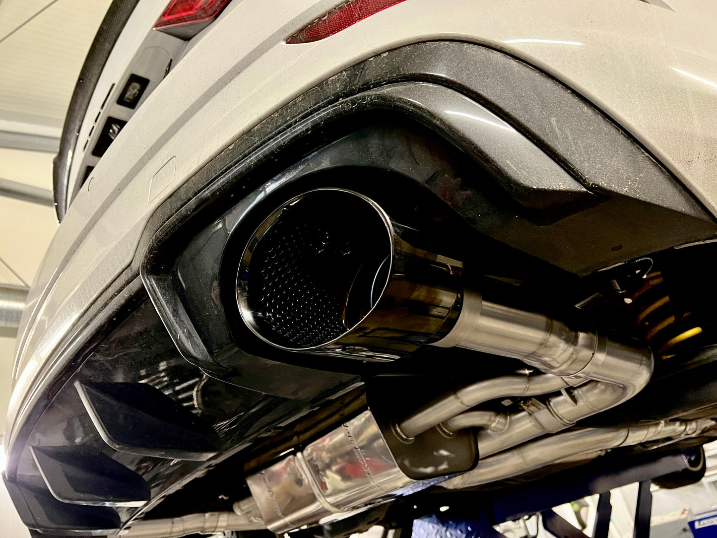 L-Performance - Audi RS3 8V Terrorline V2 Klappenauspuffanlage mit CH-Zulassung