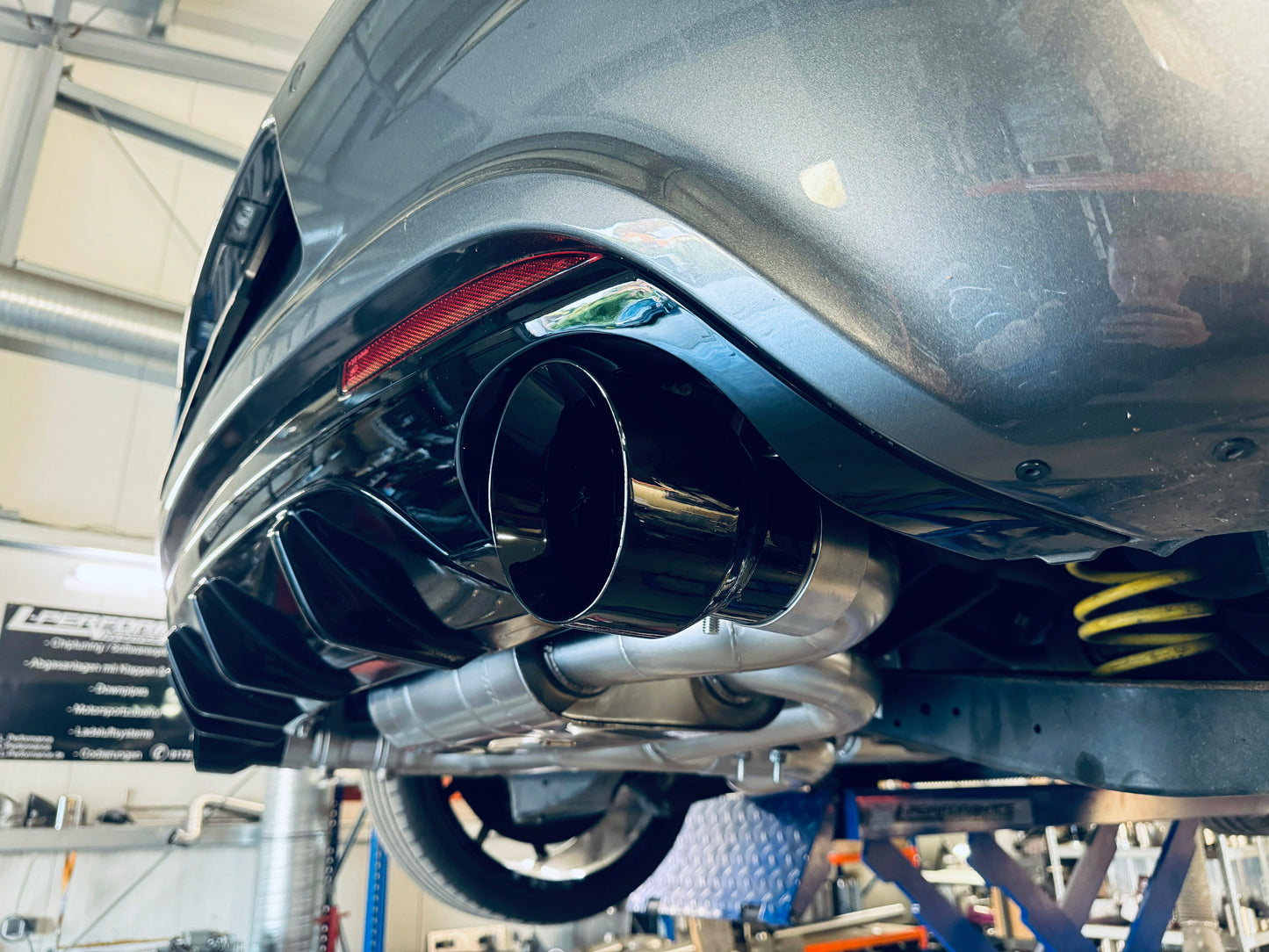 L-Performance - VW Scirocco R - 3.5 Zoll Klappenauspuff mit CH Zulassung