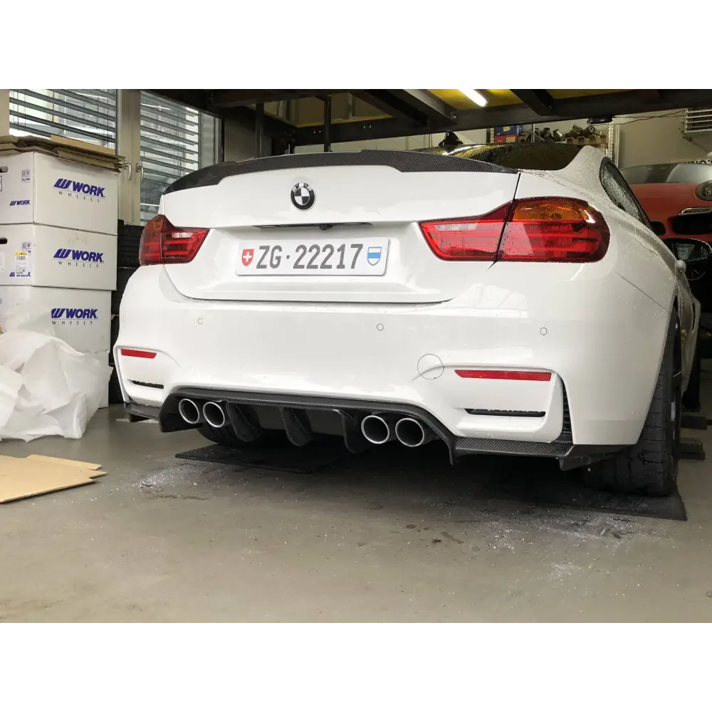 Carbon - BMW M3/4 F80/82/83 V-Style Diffusor