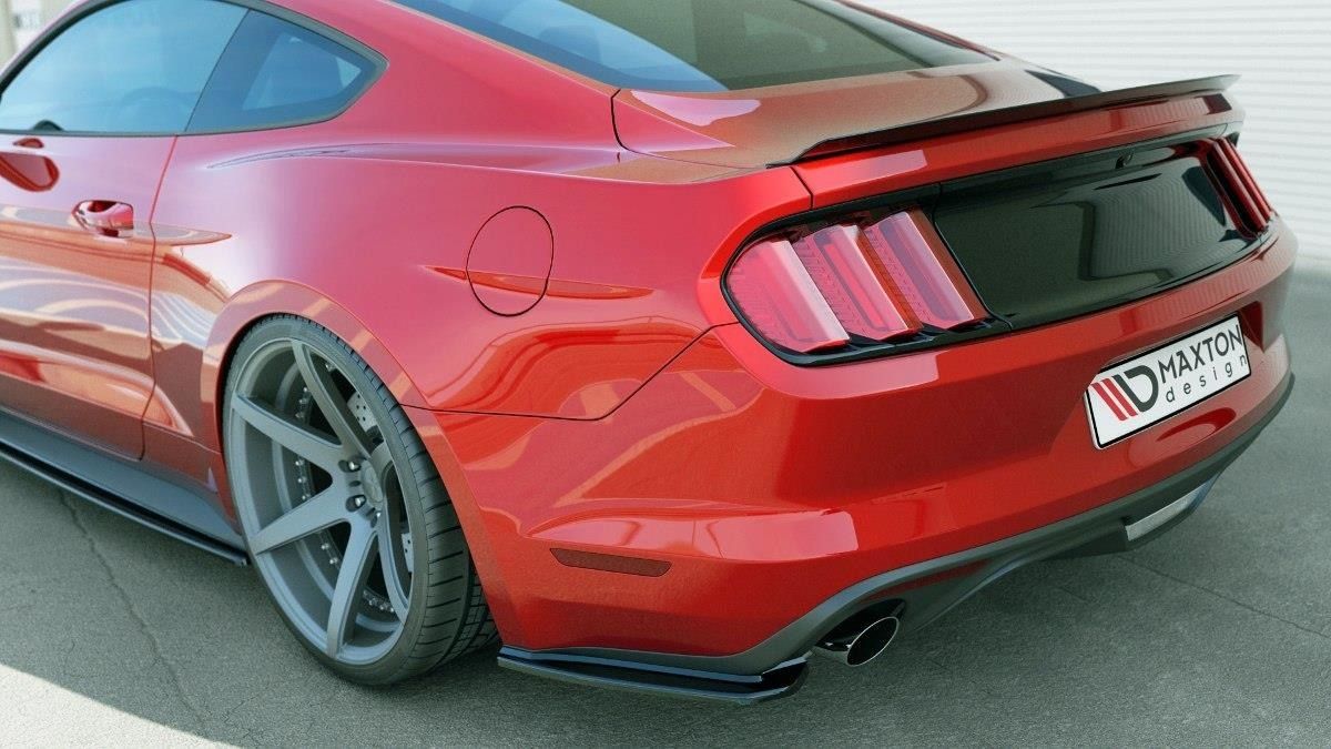 Maxton Design Diffusor-Erweiterungen für Ford Mustang MK6 Carbon Look