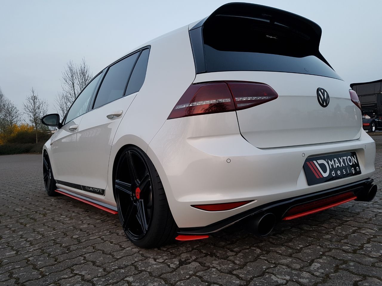Maxton Design Seitenschweller für Volkswagen Golf MK7|Golf 7 Clubsport Carbon Look