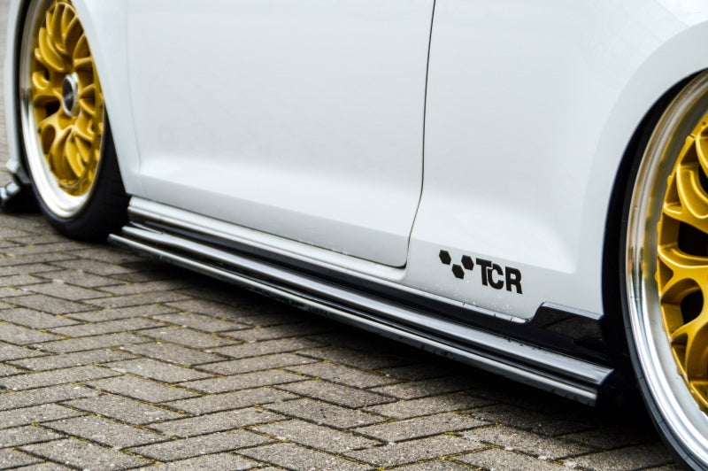 Ingo Noak - Seitenschweller im Cup Look für VW Golf 7 GTI TCR ab Bj. 2019 in Schwarz Glanz